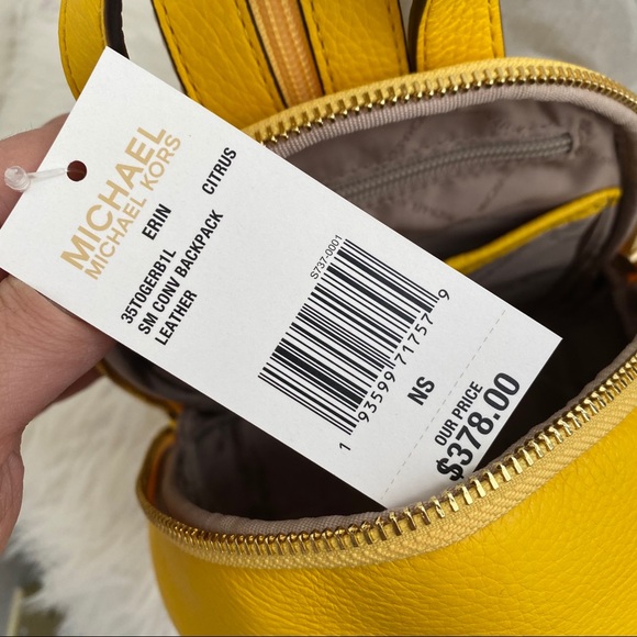 Firm ✨Michael Kors convertible Erin backpack - Picture 11 of 15